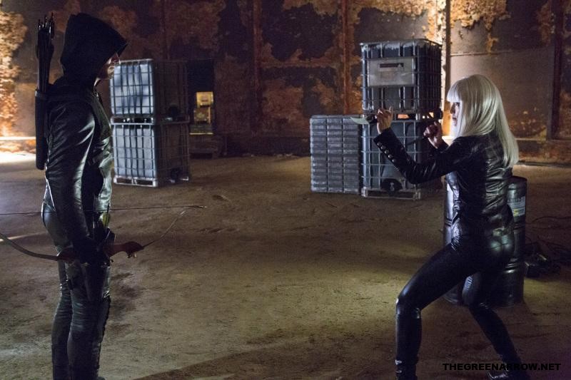 Arrow-Honor-Thy-Father-1x02-Episode-Still-004