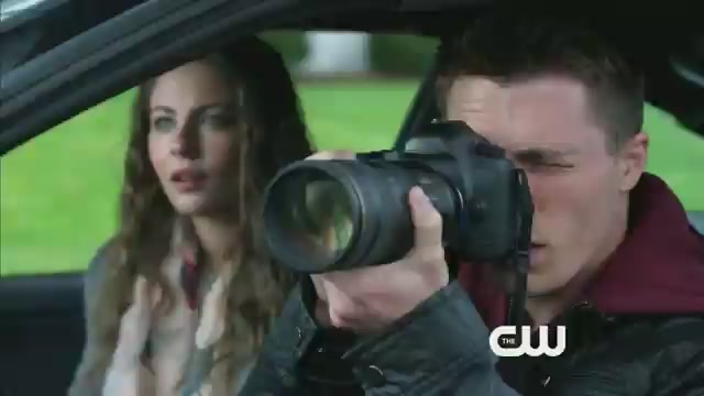 arrow-promo-darkness-on-the-edge-of-town