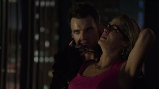 count-vertigo-holds-felicity-hostage