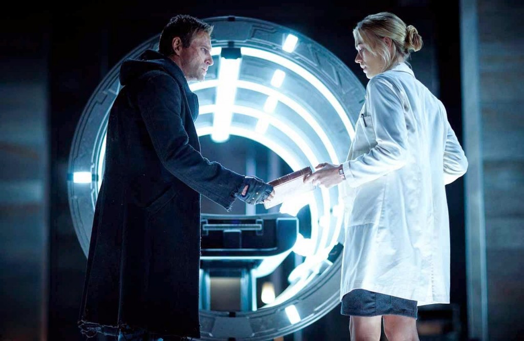 I-Frankenstein-Aaron-Eckhart-Yvonne-Strahovski-001