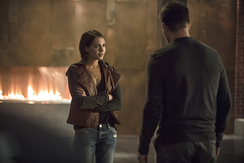 arrow_season-3_episode-5_the-secret-origin-of-felicity-smoak_still-13