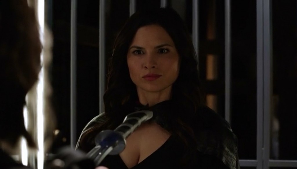 nyssa-arrow-the-offer-trailer-breakdown-is-arrow-actually-going-down-a-batman-path