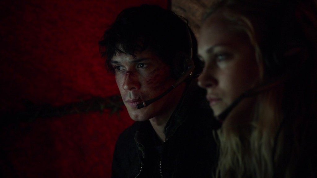 1x08-Day-Trip-bellamy-and-clarke-the-100-37609425-1916-1076