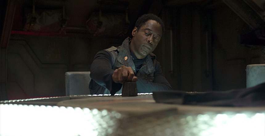 The-100-season-2-episode-2-Jaha1