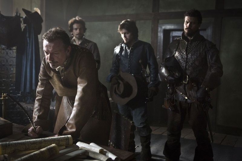 1-01-Friends-and-Enemies-Stills-porthos-the-musketeers-37662845-800-533